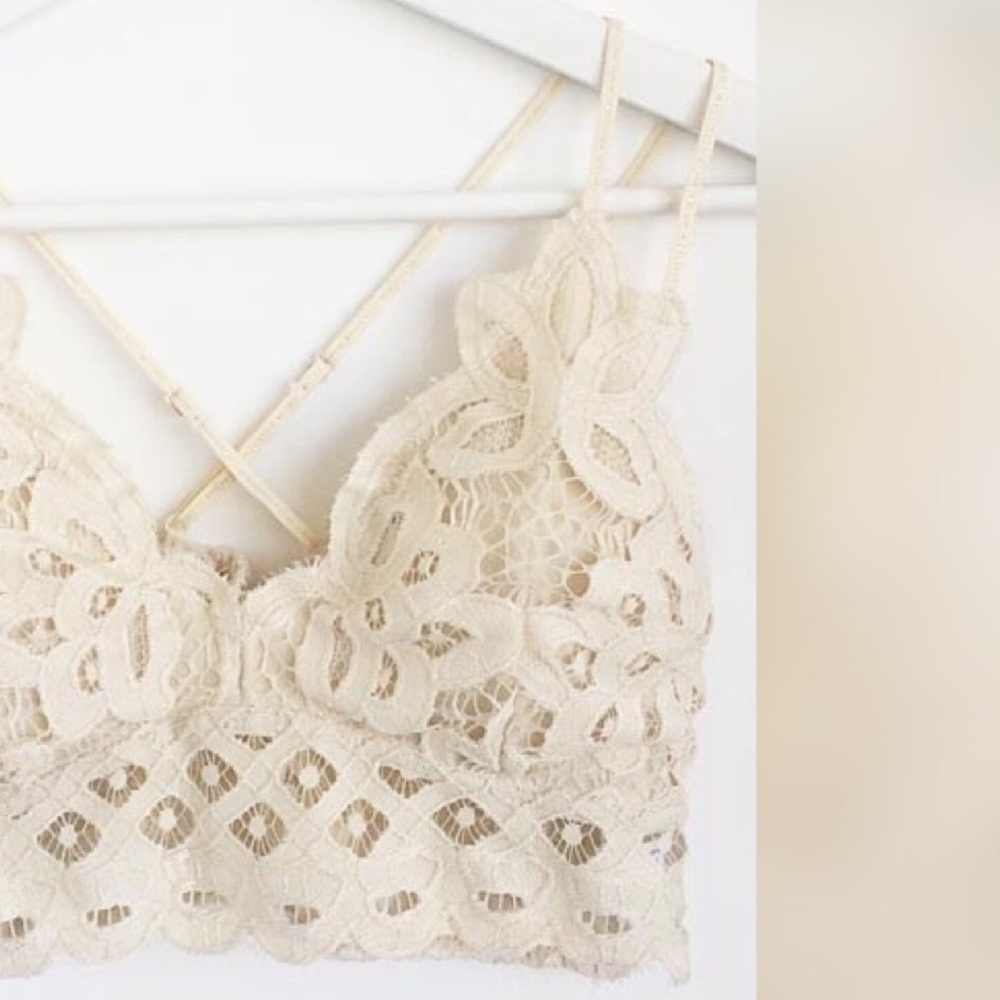 Free Boho Cream Latte Floral Anemone Lace Bralette - Picture 2 of 2